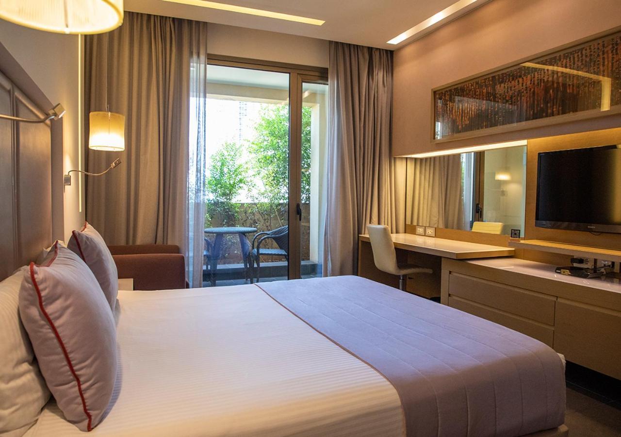 Saifi Suites Hotel Beirut Exterior photo