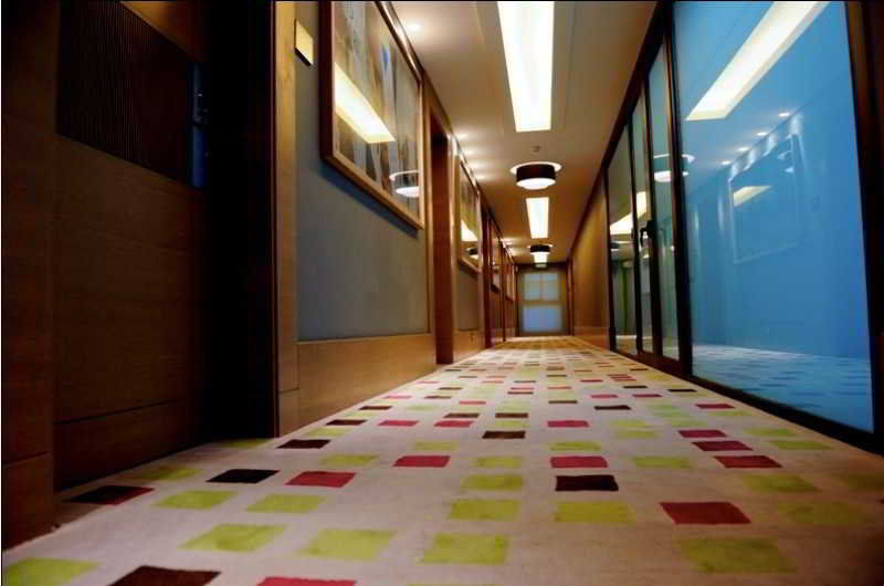 Saifi Suites Hotel Beirut Exterior photo