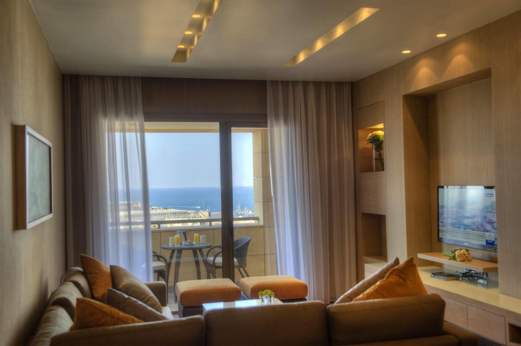 Saifi Suites Hotel Beirut Exterior photo